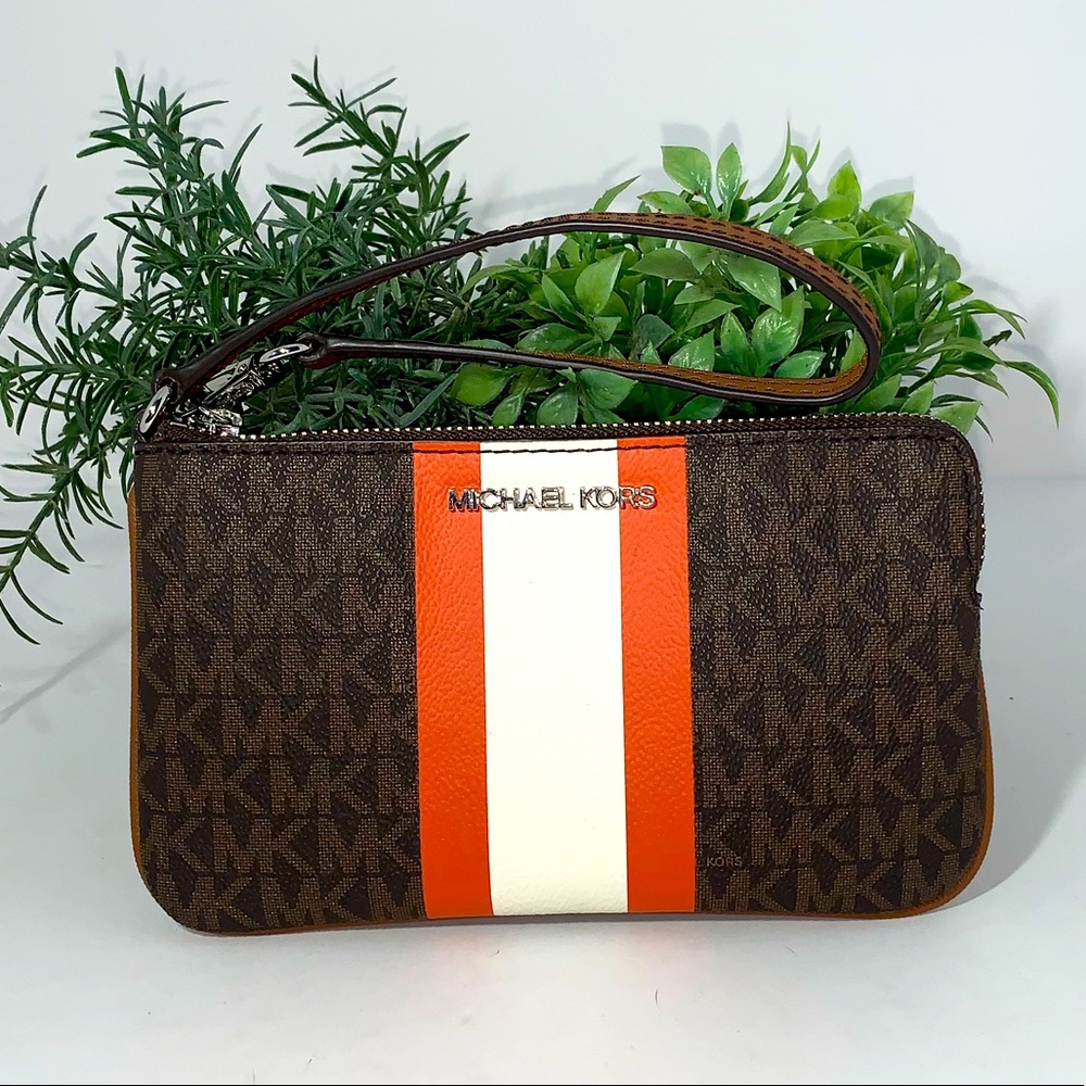 Michael Kors Jet Set Travel Large Top Zip Wristlet